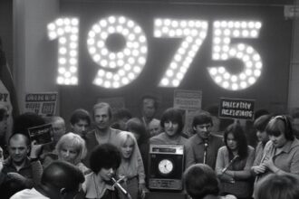 what happened in 1975 pop culture​ : Essential information