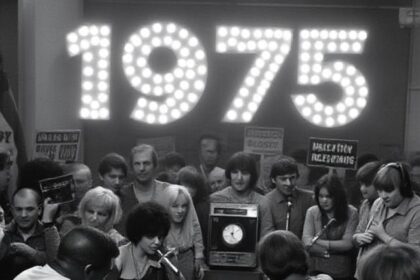 what happened in 1975 pop culture​ : Essential information