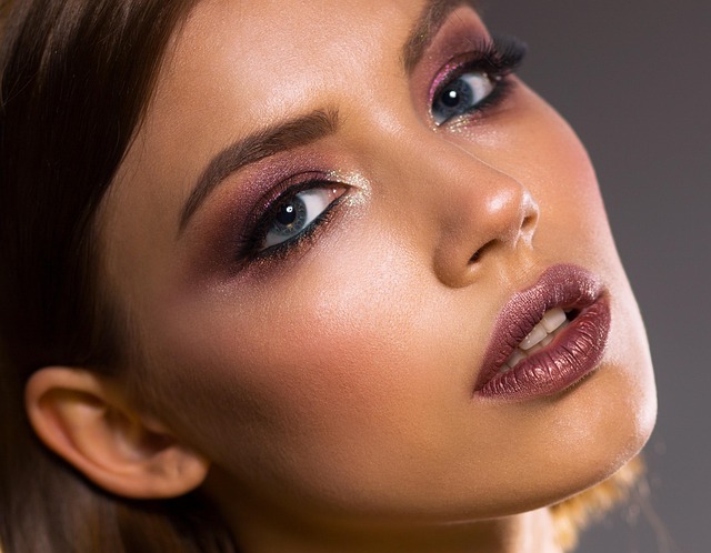 How to Be a Fashion and Beauty Influencer: A Complete Overview